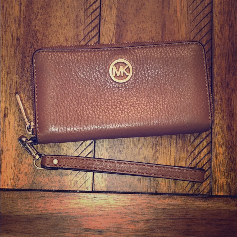 Brown and gold leather Michael Kors Wristlet